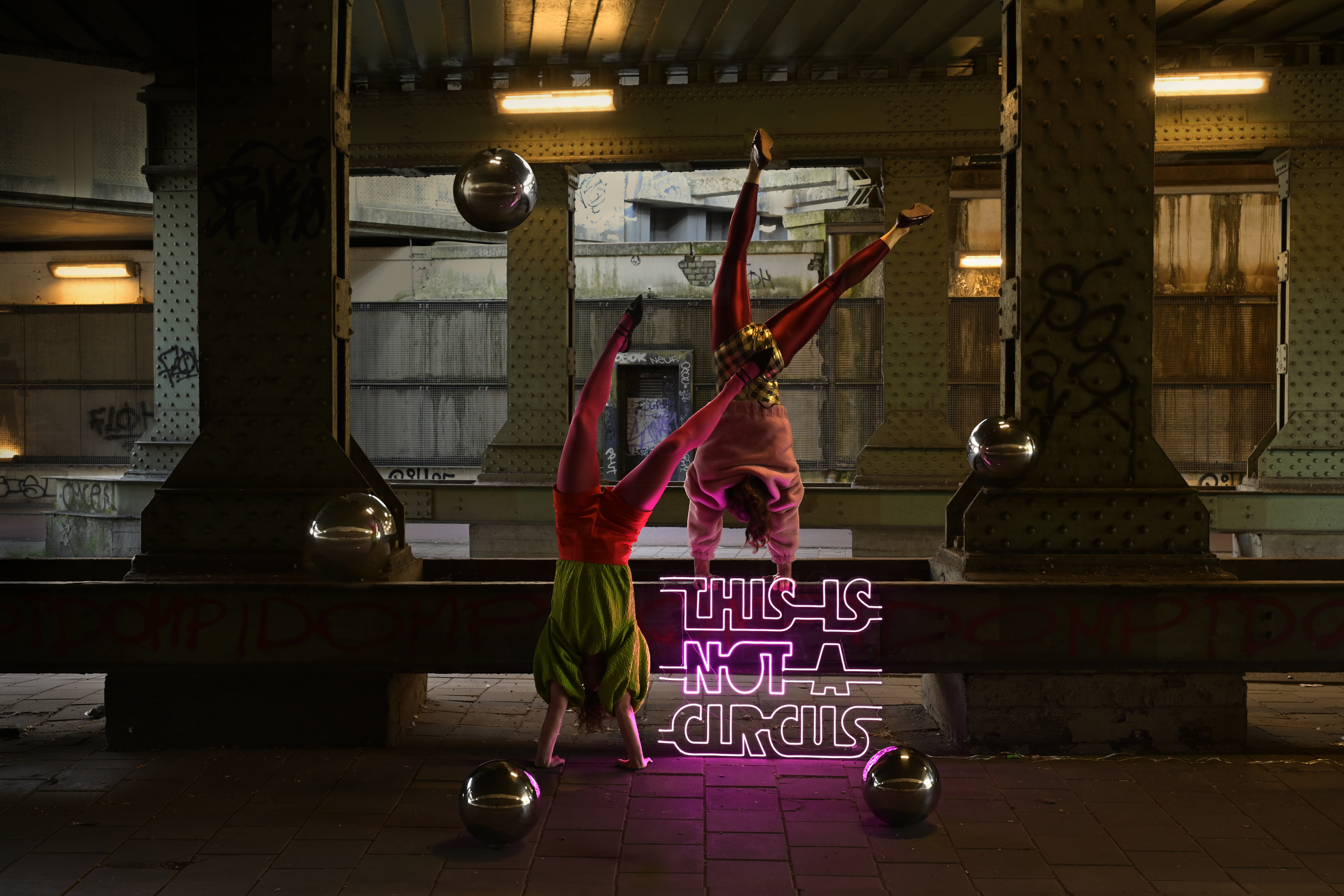 Jan29 DL This Is Not A Circus F Paulinamatusiakeddywenting PF Liggend