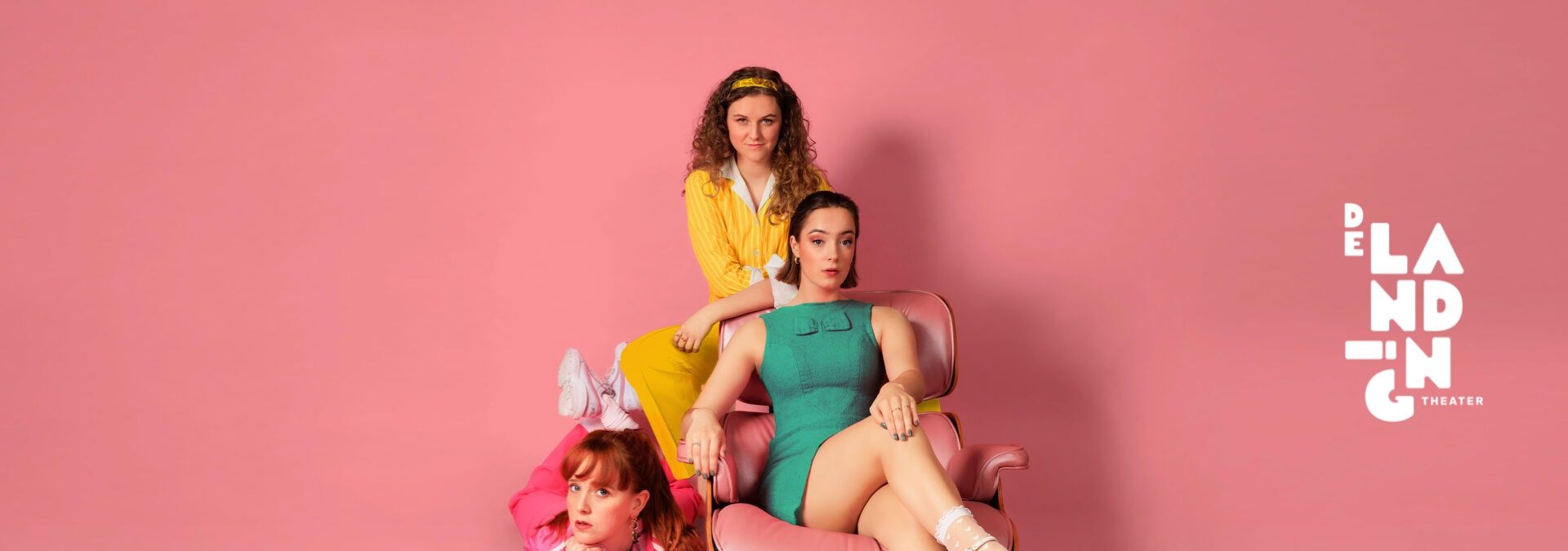 Mei22 DL TRADWIVES De Musical PF Met Logo